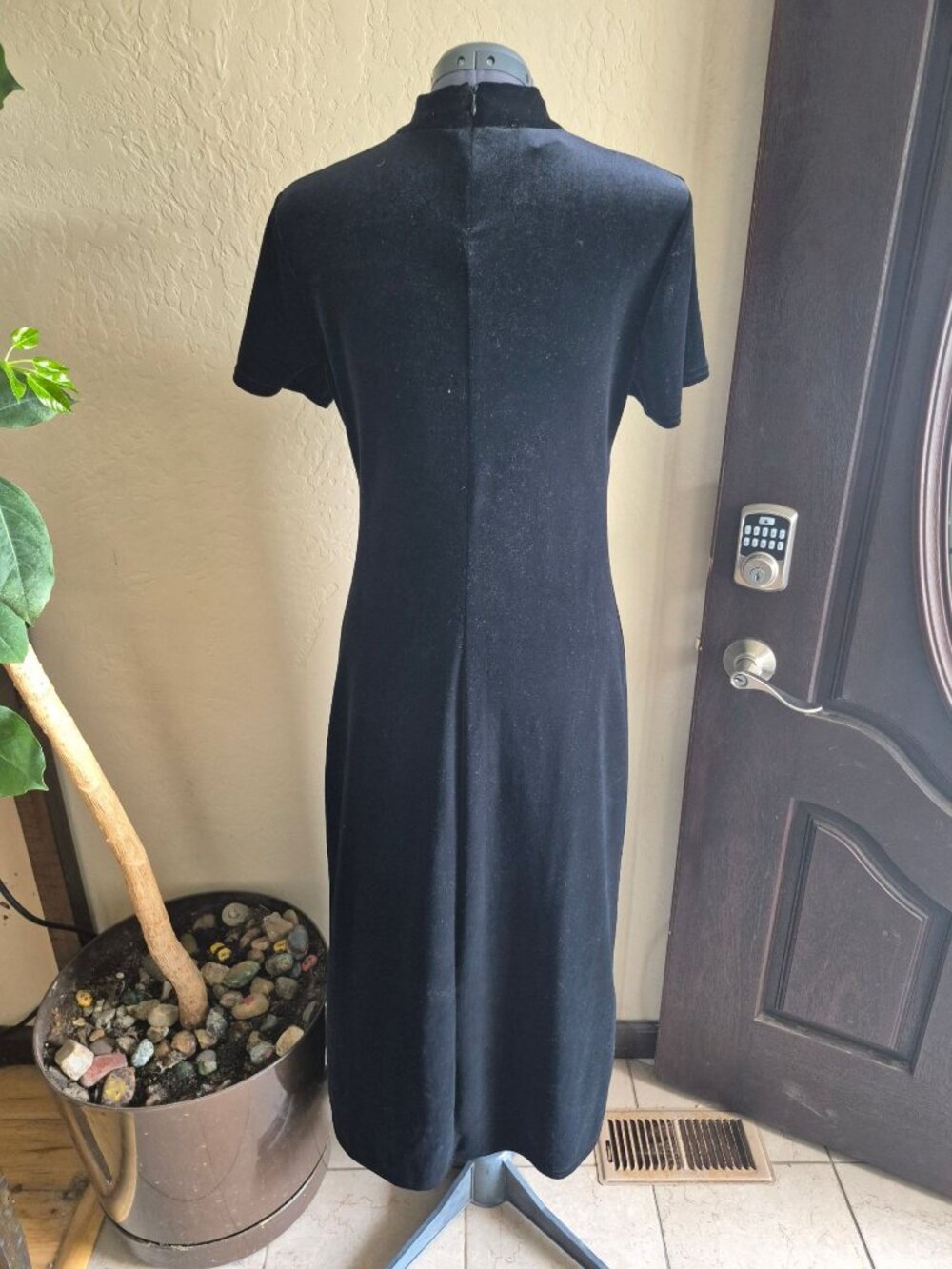 Helen BlakeBlack Velvet Mock Neck Midi Dress Size M - Picture 4 of 5